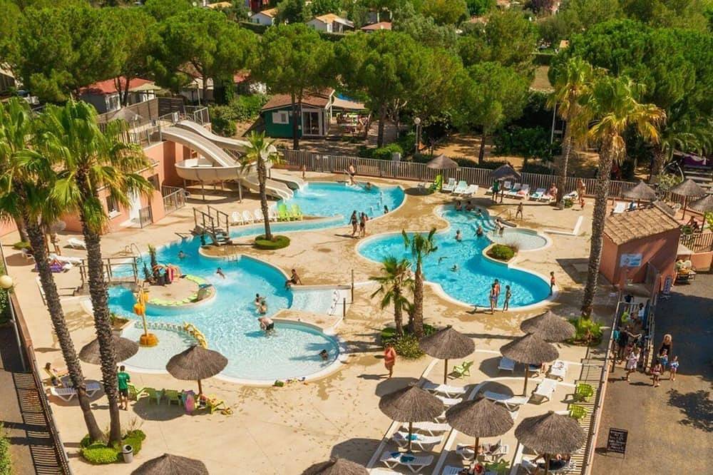 Camping 4 étoiles - Parc aquatique in Bessan, Côte d'Améthyste