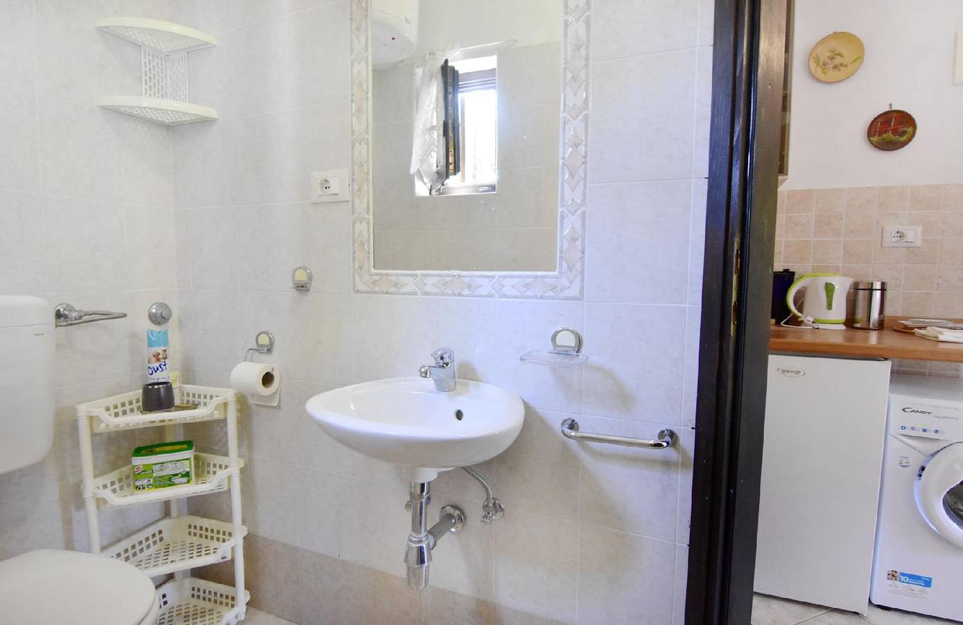 Ganze Ferienwohnung, Studio-Apartment in der Nähe des Strandes Zambratija in Zambratija, Umag und Umgebung