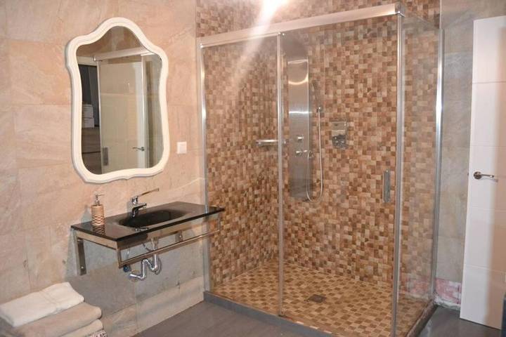 Location de vacances pour 10 personnes, avec terrasse ainsi que jardin et piscine à Mérida - 2