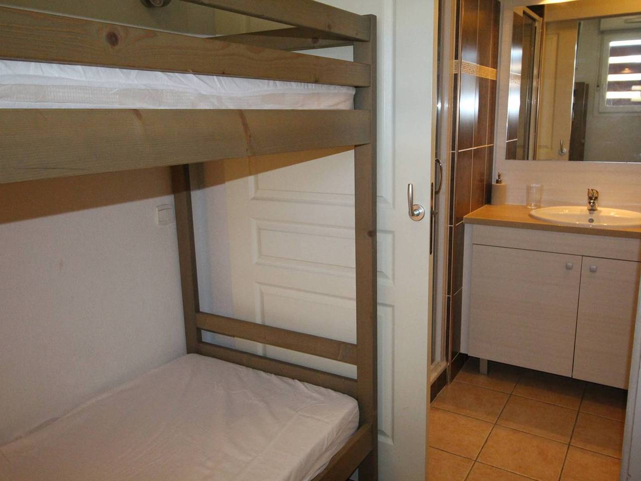 Apartamento entero, T3 Sur con balcón, piscina, parking, mascotas ok y wifi in Luchon-Superbagnères, Saint-Mamet