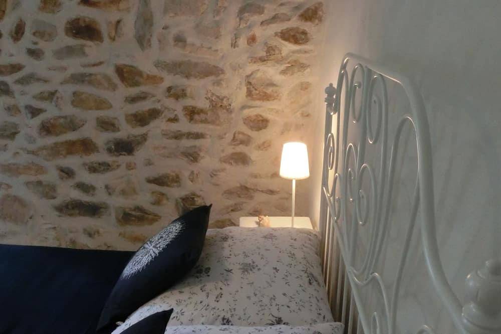 Charmante maison de campagne avec piscine dans un endroit fantastique in Corconne, Côte méditerranéenne (France)