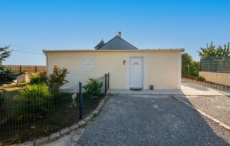 Cozy 2BR Apartment with Garden, Wi-Fi & Parking Near Coastline and Dining in Oye-Plage, Saint-Omer region