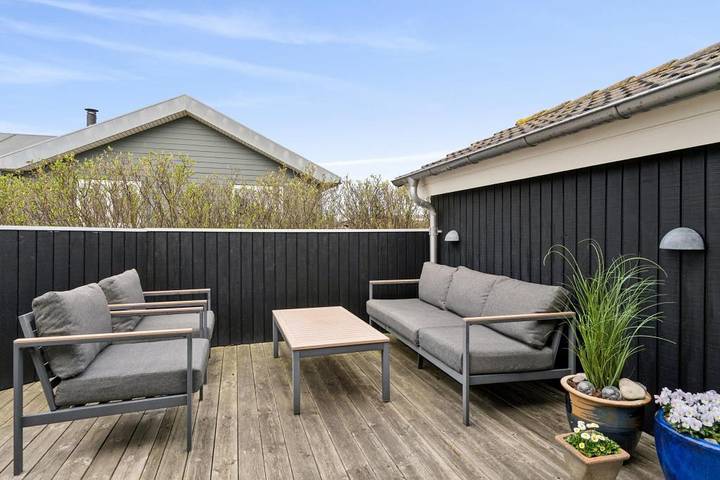 Schönes Ferienhaus mit Platz für die ganze Familie – in Strand- und Stadtnähe in Søndervig, Holmsland Klit
