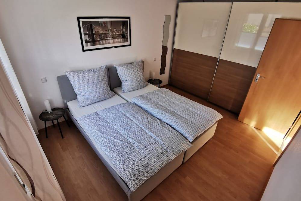 Ganze Wohnung, Moderne Ferienwohnung in ruhiger Lage, ca. 8 km vom Bodensee in Steißlingen, Landkreis Konstanz