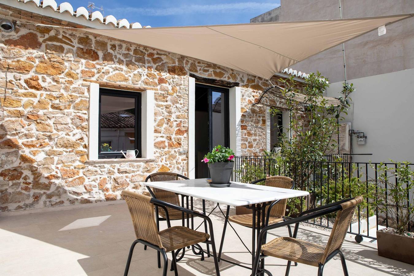 Entire apartment, Apartamento Ca la iaia in the centre of Denia. Wifi, A/C in Denia Old Town, Dénia