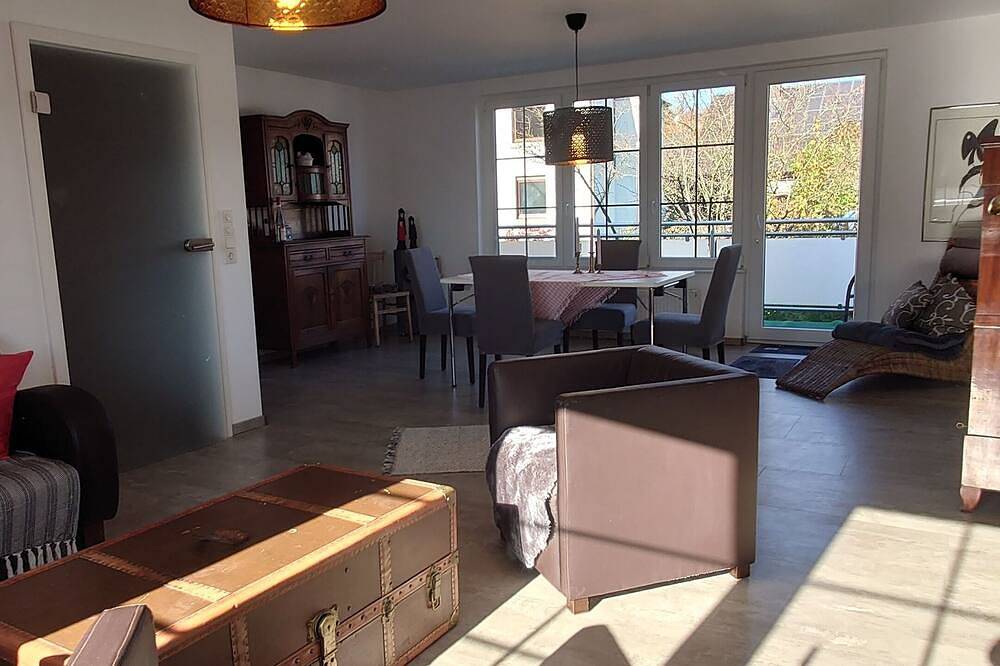 Ganze Wohnung, Schöne 110 qm Appartement/Fewo mit Balkon in Nalbach, Saar-Nahe-Bergland