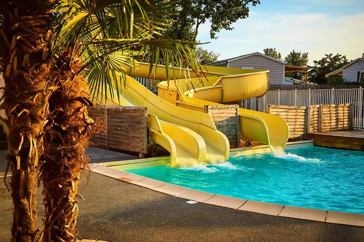 Camping pour 6 personnes, avec terrasse et sauna, animaux acceptés à Talmont-Saint-Hilaire - 4