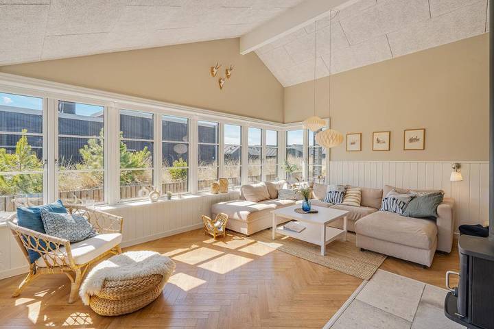 Unique 5-star activity holiday home – home cinema, outdoor sauna, outdoor hot tub in Blavand, Región de Varde