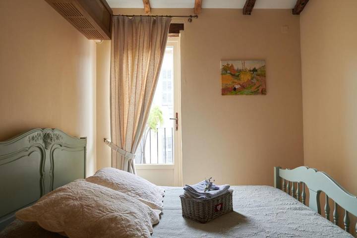 Hôtel pour 4 personnes, avec jacuzzi ainsi que piscine et jardin à Marseille - 3