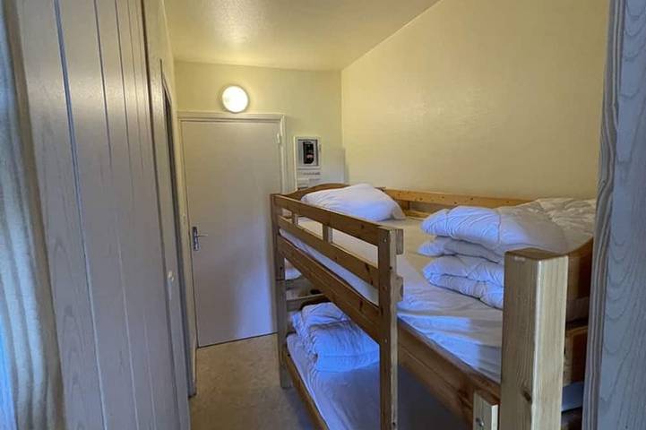 Appartement entier, Studio 4 pers, centre station avec WiFi, accès direct pistes et commerces in Le Lioran, Laveissière