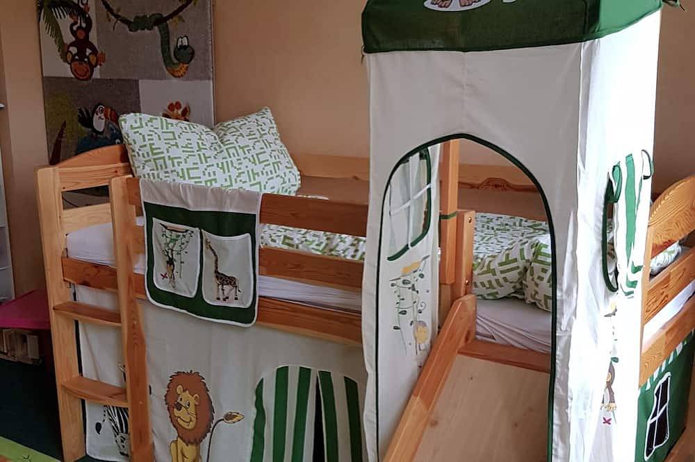 Ganze Wohnung, Kinderfreundliche Ferienwohnung  zentral gelegen und naturnah in Templin, Barnimerland Region