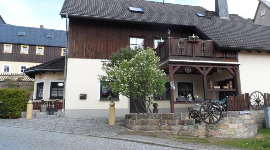 Ferienwohnung für 4 Personen, mit Ausblick und Terrasse sowie Sauna, kinderfreundlich