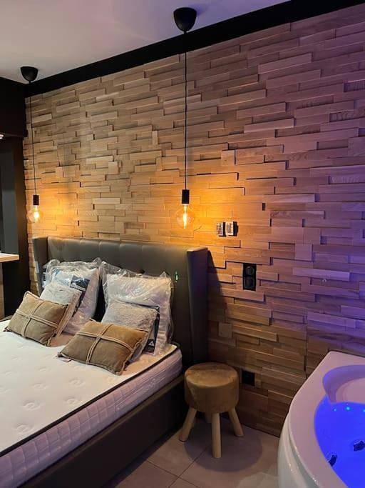 Gîte pour 2 personnes, avec jacuzzi et sauna à Espaly-Saint-Marcel - 3