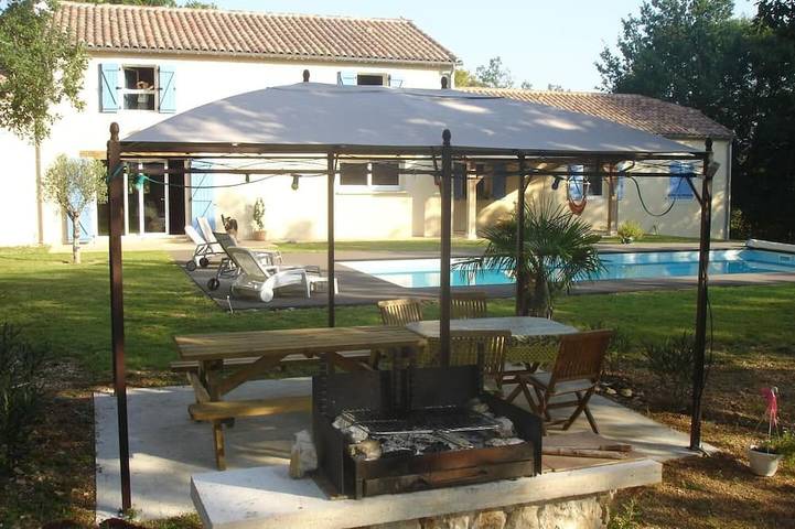 Location de vacances pour 8 personnes, avec jardin à Cremps