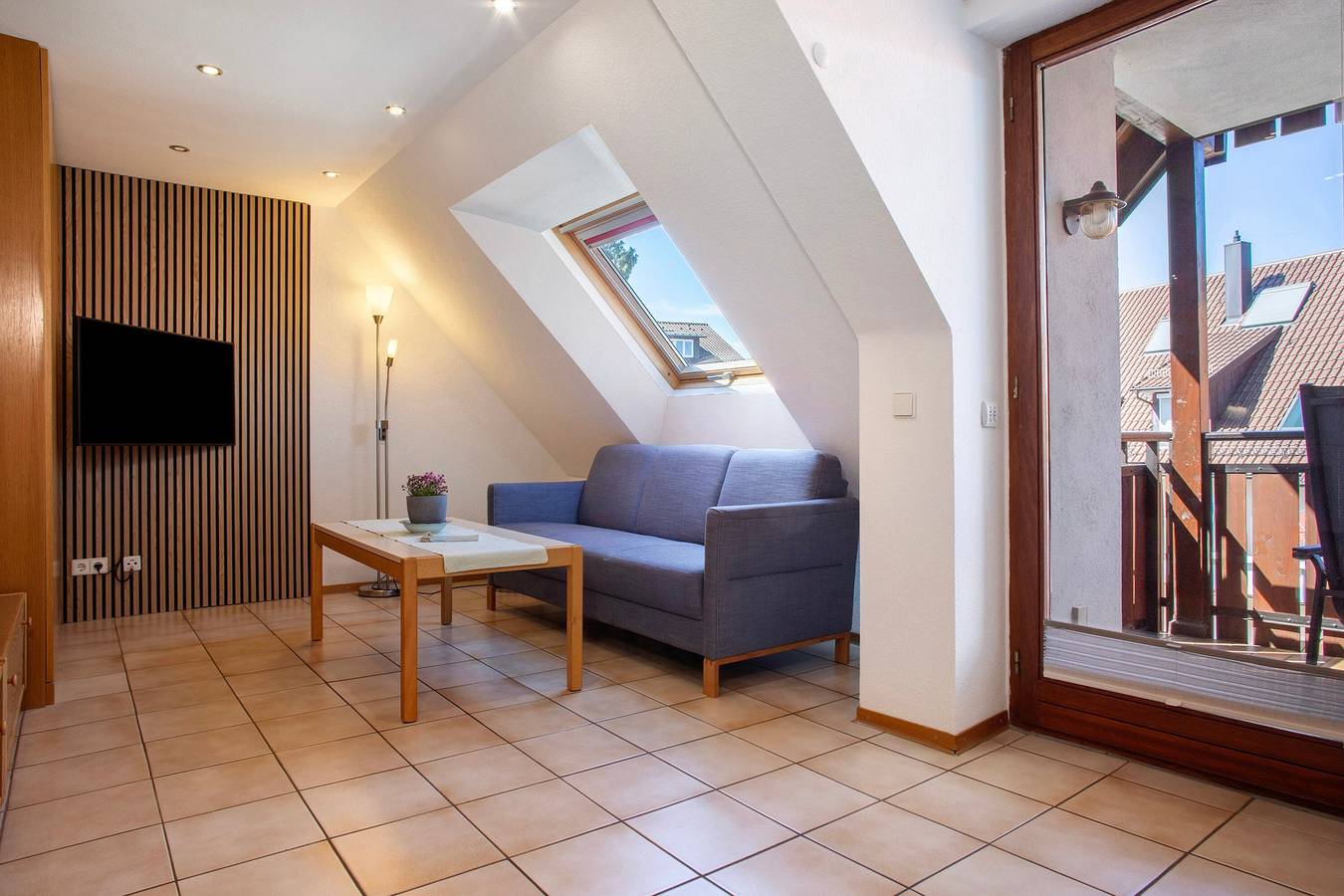 Ganze Wohnung, Ferienwohnung "Dg2" im "Gästehaus Heinemann" am Bodensee in Langenargen, Region Bodensee-Oberschwaben