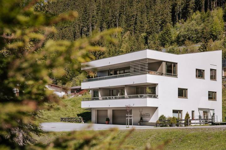 Ferienwohnung für 4 Personen, mit Sauna und Ausblick sowie Garten