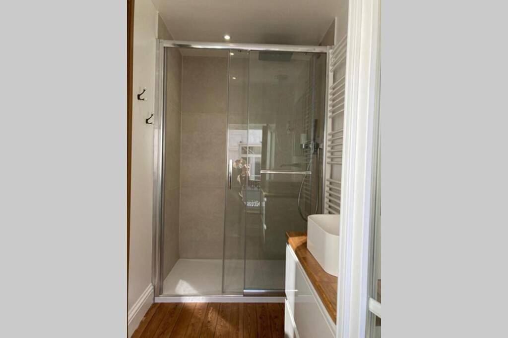Two-Bedroom Townhouse in Montreuil (Pas-de-Calais), Région de Montreuil