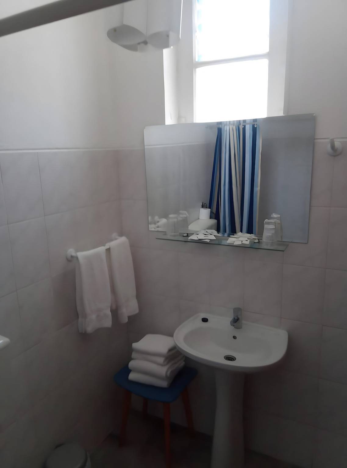 Room 'Lareira' with Shared Pool, Wi-Fi and Air Conditioning in Corte do Pinto, Mina de São Domingos