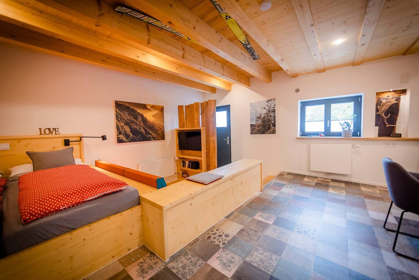 Ganze Wohnung, Ferienwohnung 'Biwak' mit privater Terrasse, Gemeinschaftsgarten und Wi-Fi in Inzigkofen, Region Bodensee-Oberschwaben