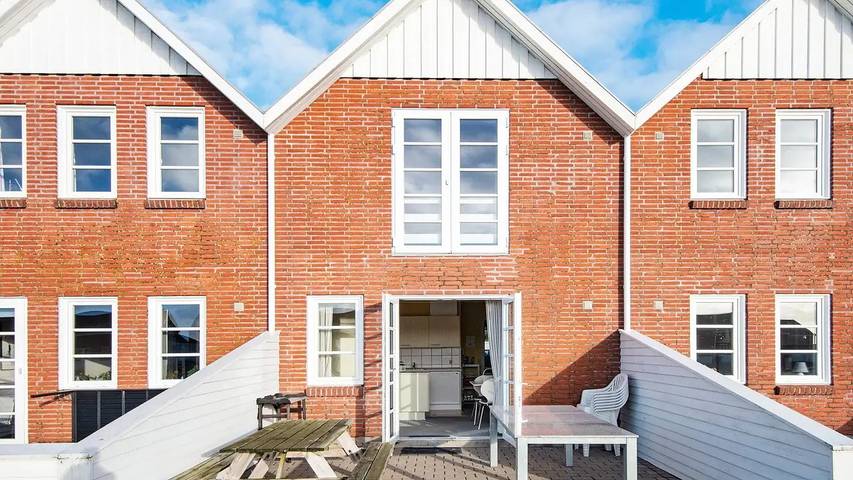Ferienhaus für 9 Personen, mit Pool und Terrasse sowie Sauna