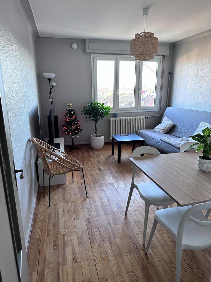 Gîte pour 6 personnes, avec vue et terrasse dans Logelbach