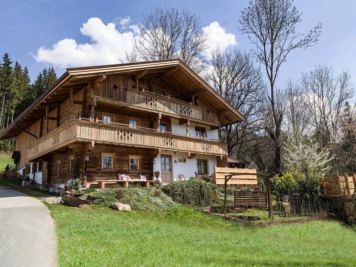 Bauernhaus für 10 Personen, mit Balkon und Terrasse sowie Garten