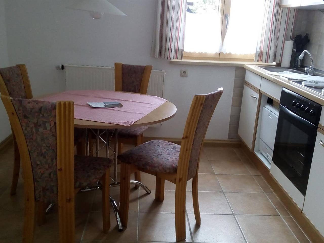 Ganze Ferienwohnung, Haus Funk - Ferienwohnung Birnenlaube (2 Schlafz.) in Unterammergau, Bayerische Alpen