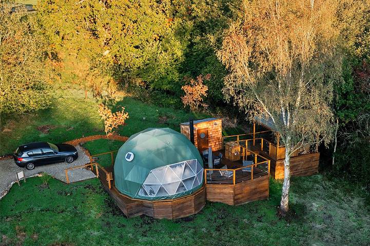 Holiday home for 4 people, with Hot tub and Terrace as well as Garden in 