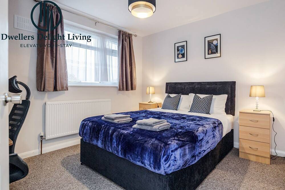 Stunning ☆ 3 Bedroom  ☆ 2 Bath house Hainault /Greater London☆ in Redbridge, London