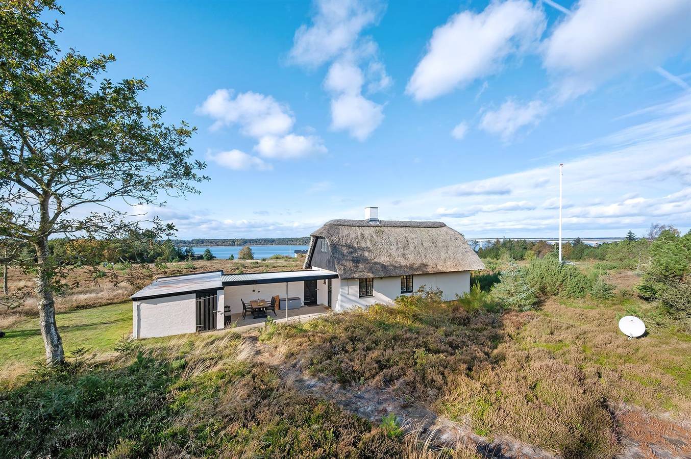 Home in Roslev with WiFi in Limfjord in Westjütland