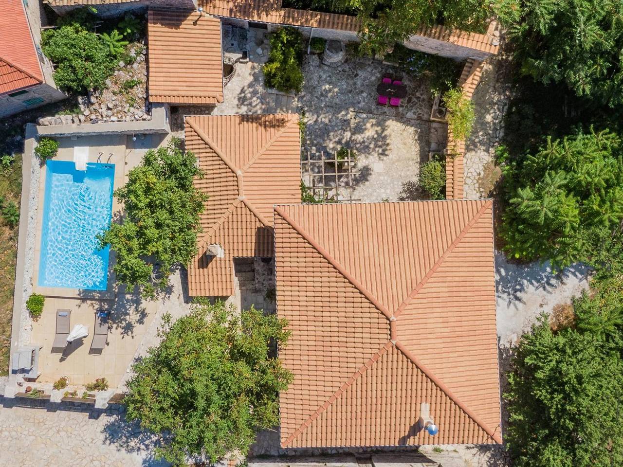 Villa Callisto – Stenen Villa met Privézwembad, Uitzicht op de Bergen, Wi-Fi en Airco in Zakynthos