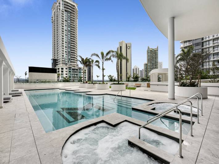 Entire apartment, Luxe Oceanfront 1-Bed High Rise with Pool & Gym in Surfers Paradise, Gold Coast City