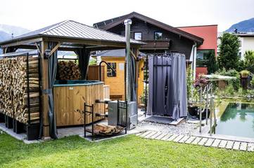 Gîte pour 5 personnes, avec vue et sauna ainsi que piscine et jardin à Wiesing