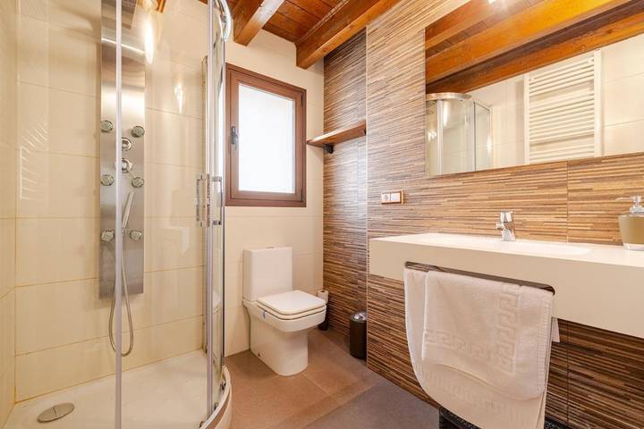 Casa rural para 4 personas, con piscina además de balcón y jacuzzi en Cataluña - 3