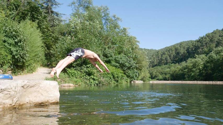 Camping pour 4 personnes, avec Terrasse et Jardin