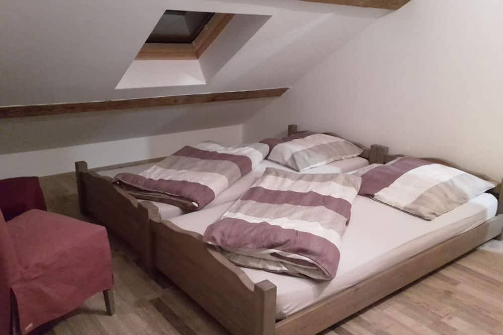 Entire apartment, Lavender apartment with balcony, 4 persons in Gemmenich, Plombières