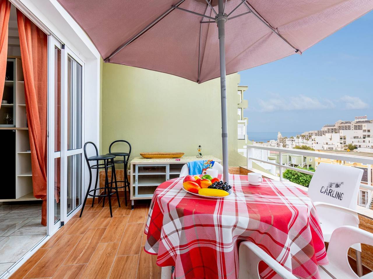 Ganze Ferienwohnung, Fantastic Orlando apartment with pool in Playa Puerto Colón, Adeje