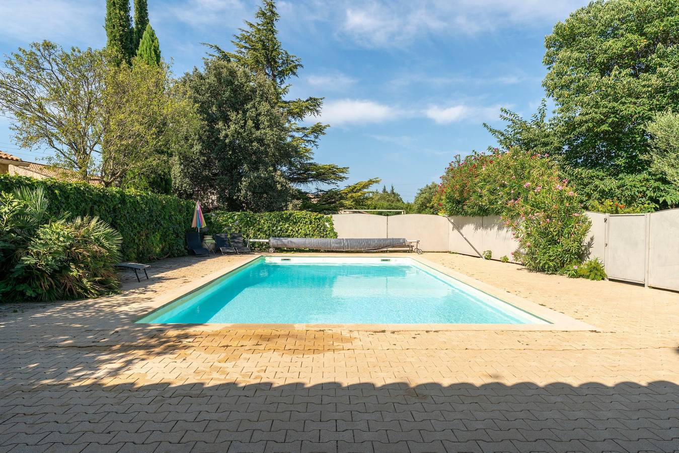 Maison de vacances 'Petit Gîte De Tante Berthe' avec vue sur la montagne, piscine partagée et Wi-Fi in Camaret-sur-Aigues, Vaucluse