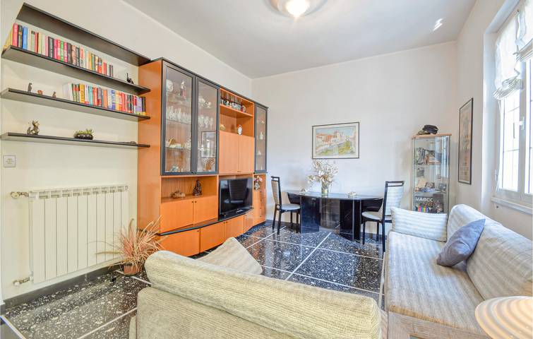 Ganze Ferienwohnung, Gemütliches 65qm Apartment mit Parkplatz, Terrasse und Strand in der Nähe in Rapallo (Stadt), Rapallo