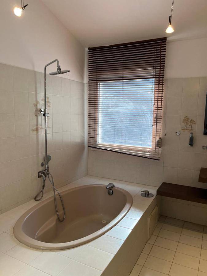 Location de vacances pour 6 personnes, avec bassin pour enfant et piscine ainsi que balcon et vue à Aregno - 3