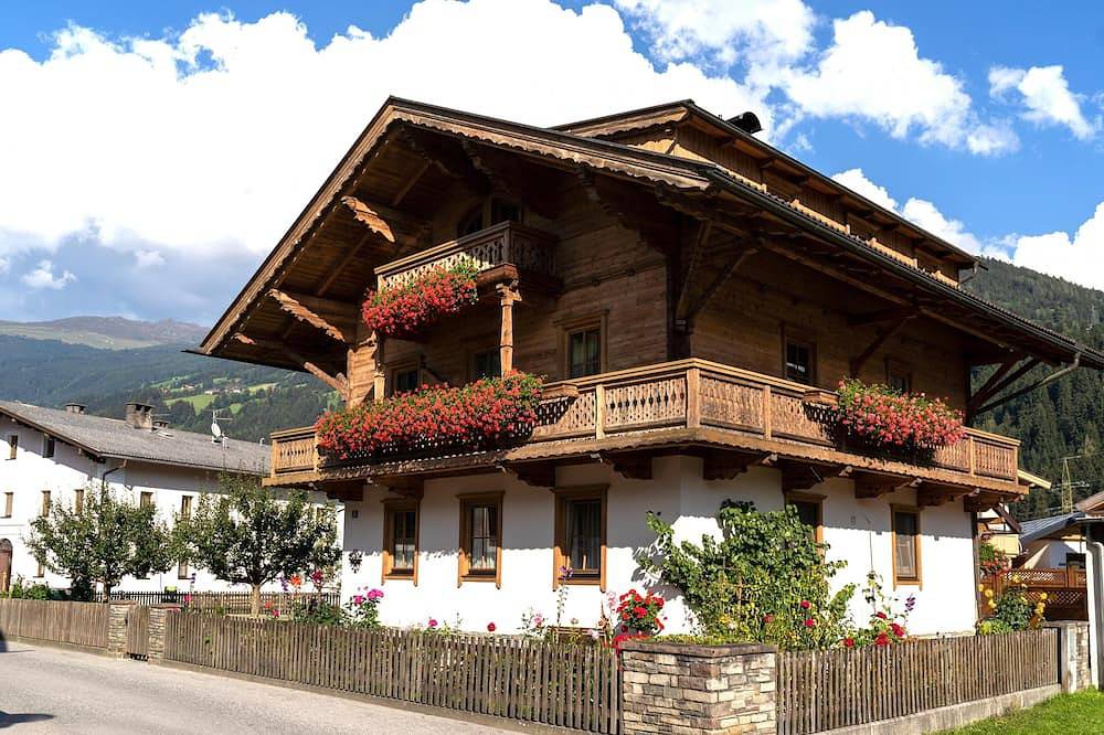Ganze Wohnung, Geräumige Wohnung in ruhiger Lage in Zell am Ziller, Zillertaler Alpen