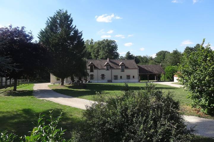 Location de vacances pour 13 personnes, avec Terrasse et Jardin à Crouy-sur-Cosson