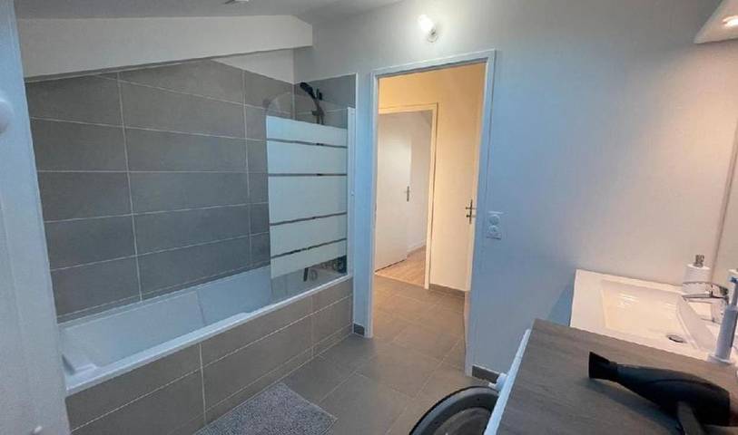 Gîte pour 4 personnes, avec balcon et vue à Châtillon - 3