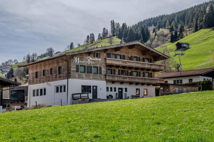 Ferienwohnung für 4 Personen, mit Garten und Ausblick, mit Haustier in Jochberg