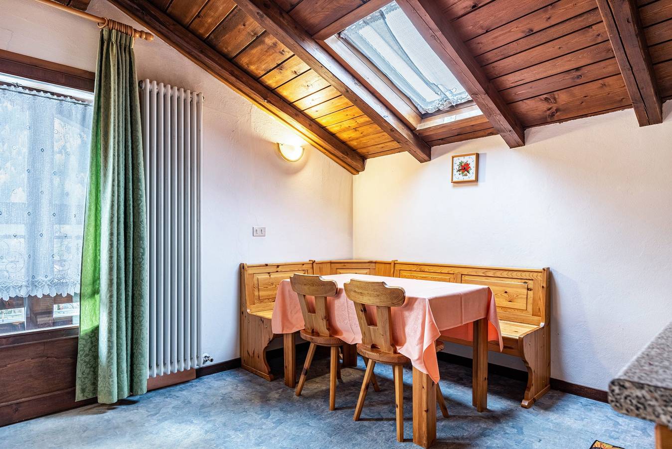 Appartamento intero, Appartamento "Casa Martini" con vista sulle montagne, balcone e Wi-Fi in Mezzana, Gruppo Ortles-Cevedale