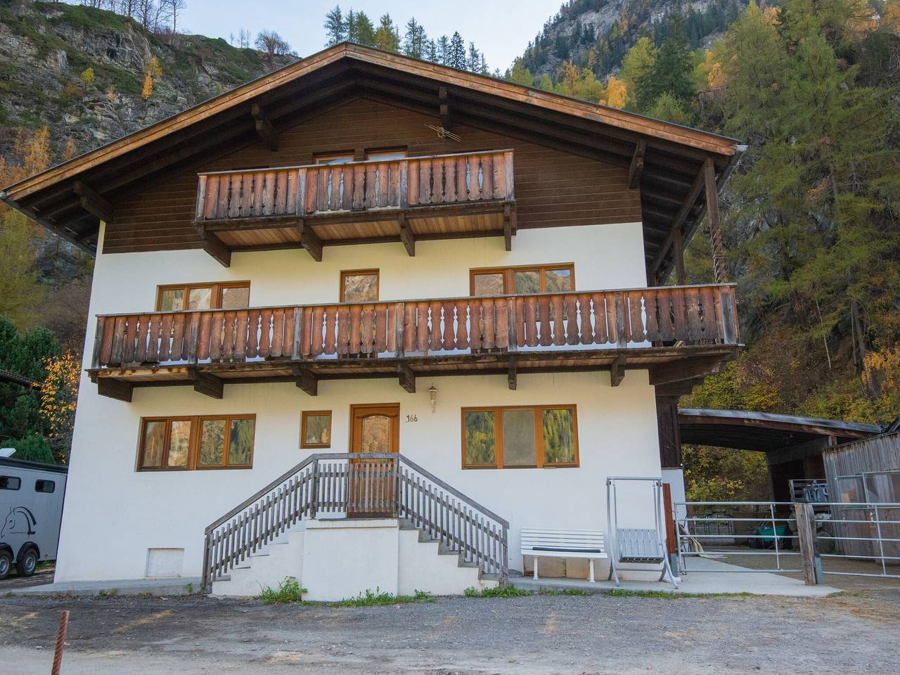 Bauernhaus im Ötztal nahe Skigebiet in Huben, Längenfeld