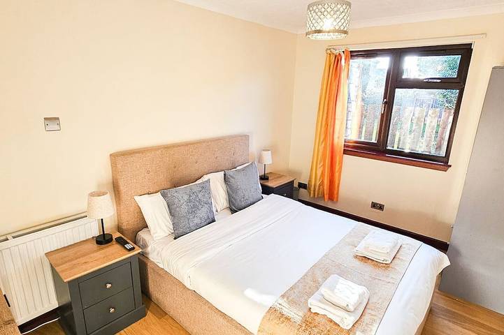 Bed and breakfast for 2 people, with Garden in Edinburgh