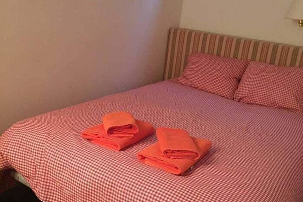 Entire apartment, Duplex 3 Bed Rustic Style, Fireplace, Terrace & Cadí Views in Guils de Cerdanya, Cerdanya