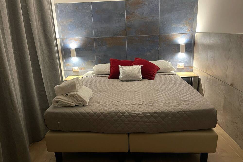 Modern and Elegant New B&B (2025), a stone's throw from the Vatican in Rome, Rome Province