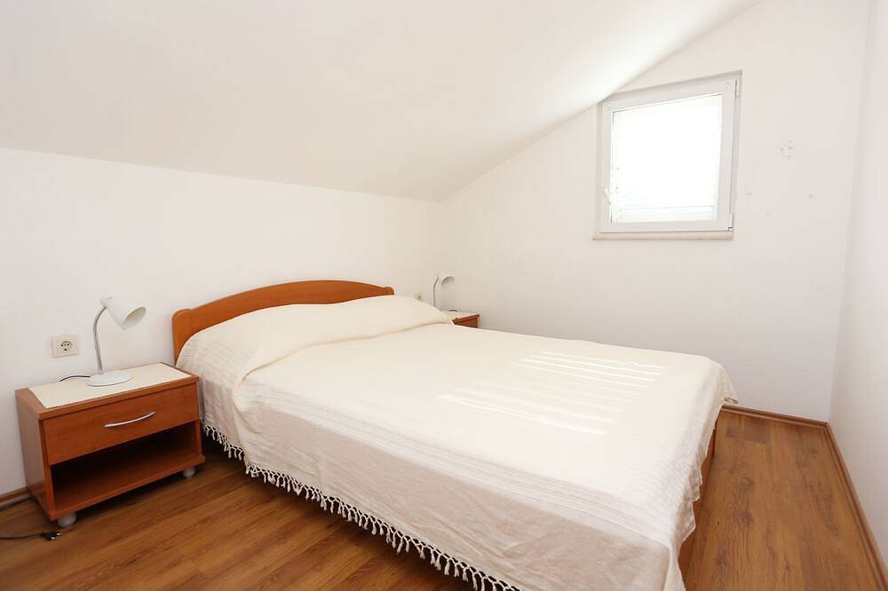 Ganze Wohnung, 2-Zimmer-Ferienwohnung am Strand Viganj, Peljesac (A-10116-a) in Viganj, Peljesac